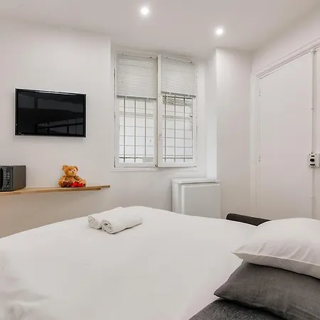 Urban Flat 165 - Near Champs Elysees Paris