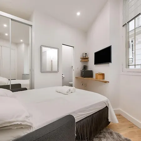Urban Flat 165 - Near Champs Elysees * Paris